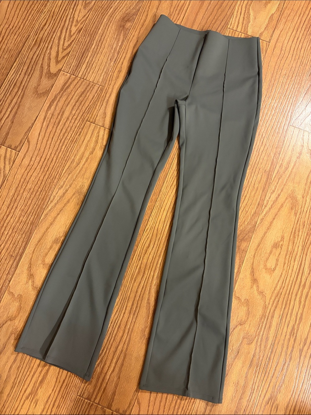 7 Diamonds REV Ribbed Flare Pull On Pants Ladies Size Medium Long Sage Green